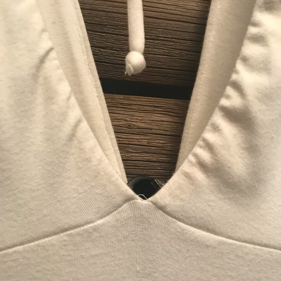 Sky off white V top with reinstones gold Belt M - Picture 6 of 10